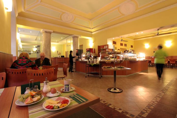 Breakfast/Coffee Service 41 of 56