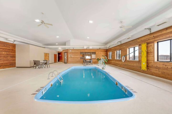 Pool 23 of 42