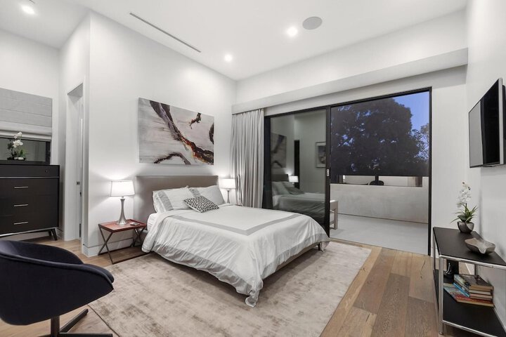Room 5 of 31