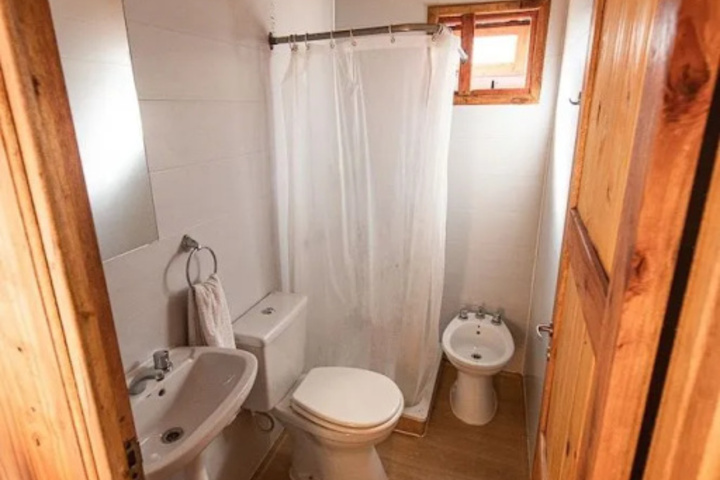 Room 4 of 9
