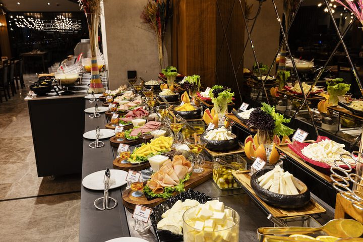 Dining 100 of 128