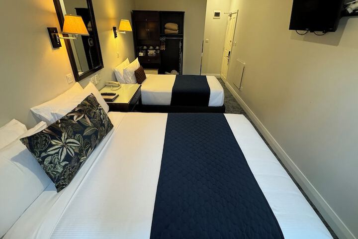 Room 76 of 116