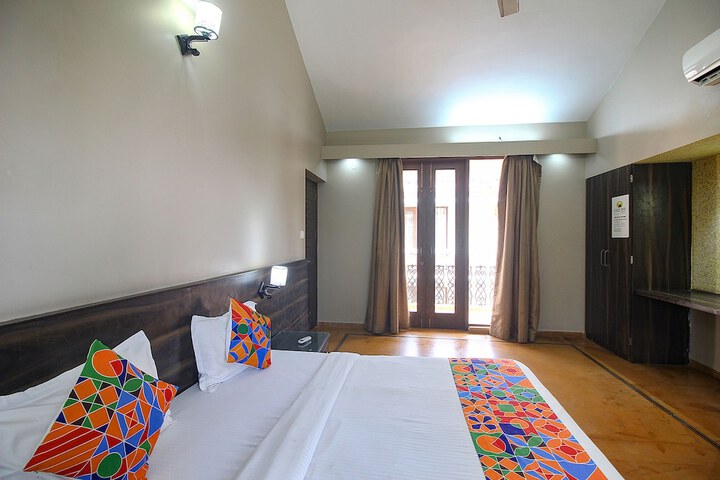 Room 16 of 32