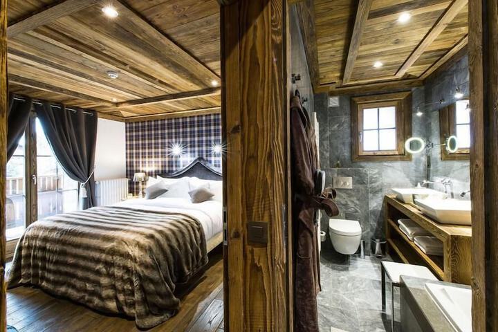 Room 15 of 23