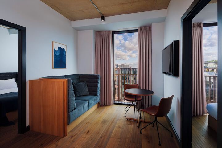Room 44 of 71