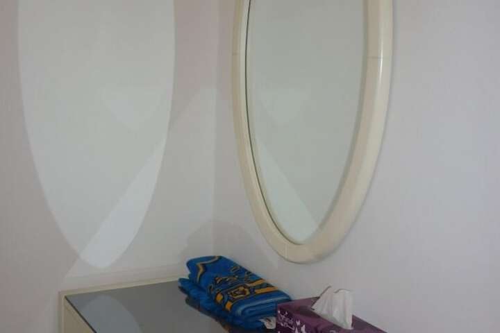 Room 18 of 28