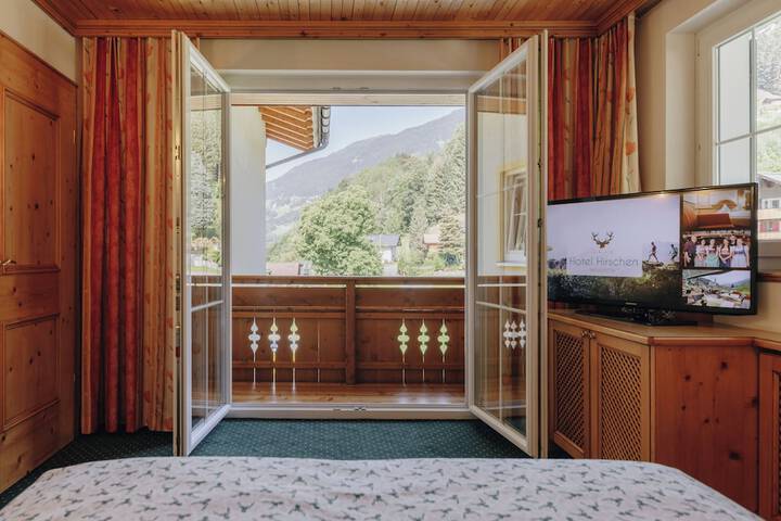 Room 9 of 27