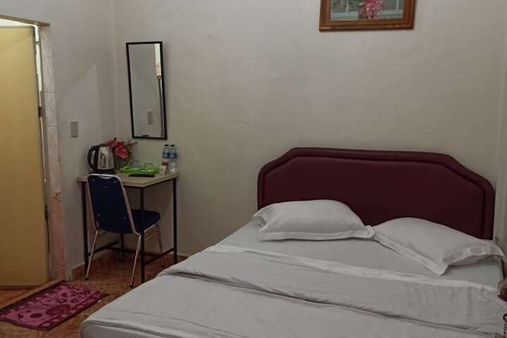 Room 16 of 25