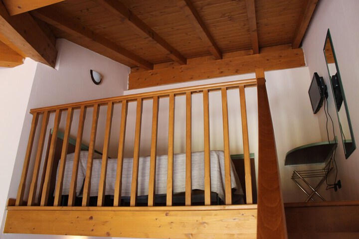 Room 8 of 26