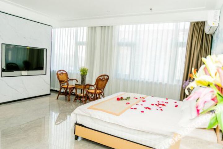 Hotel 4 of 14