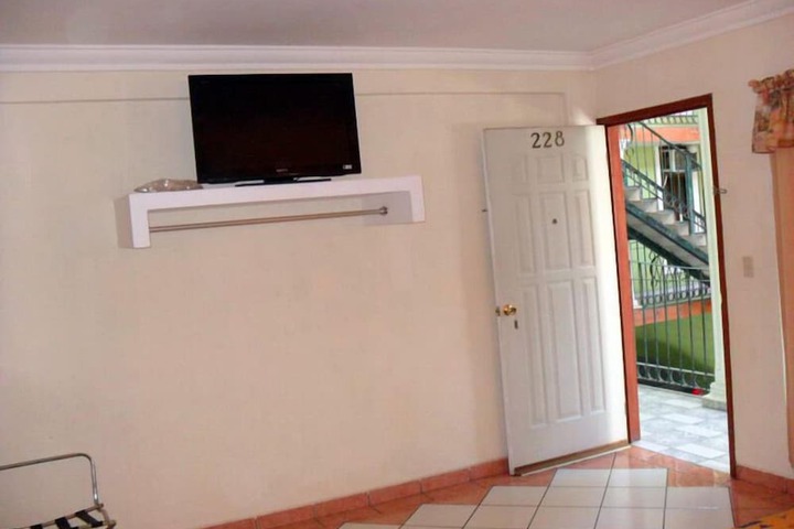 Room 18 of 28