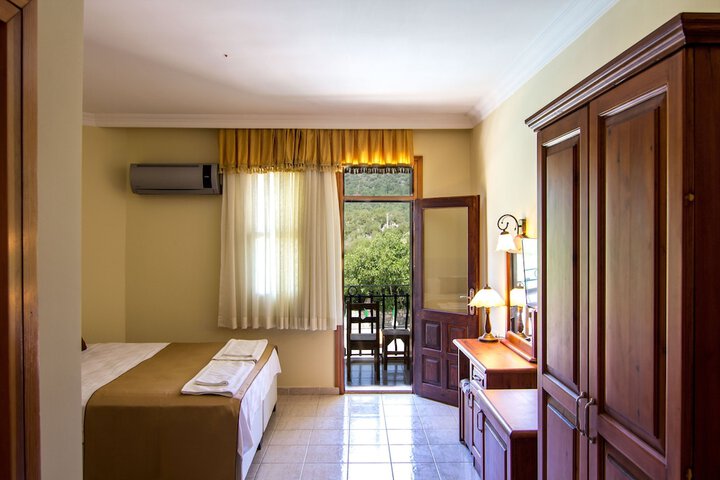 Room 13 of 60