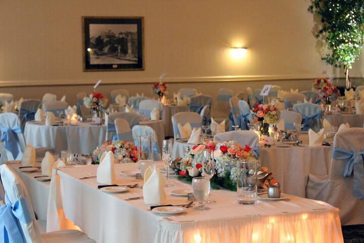 Ballroom/Hall 37 of 48