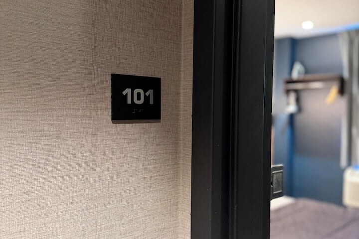 Room 14 of 40