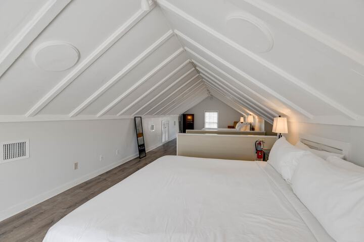 Room 20 of 33