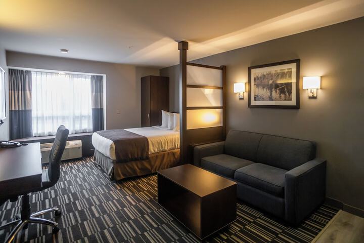 Room 12 of 83
