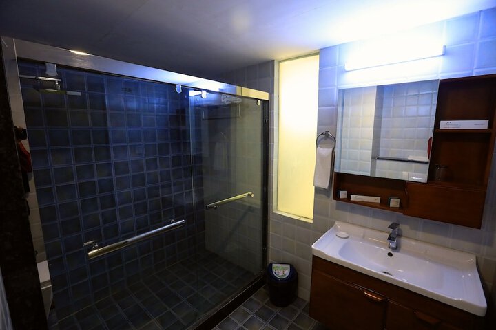 Room 21 of 50