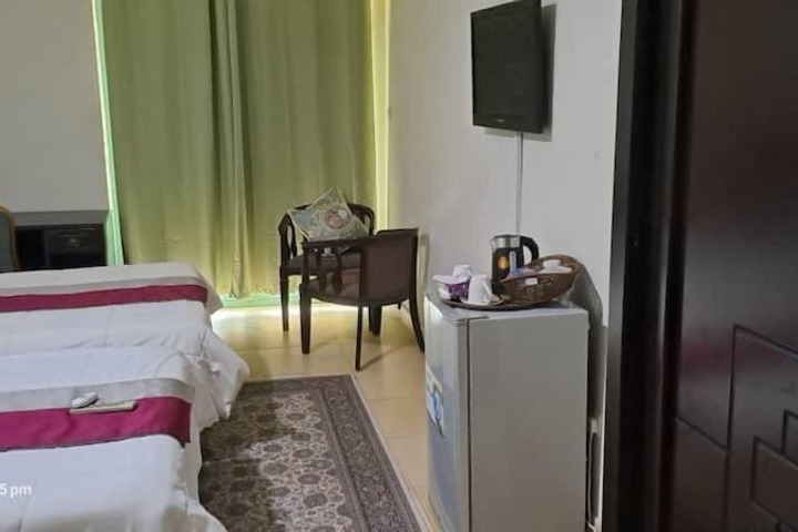 Room 18 of 32