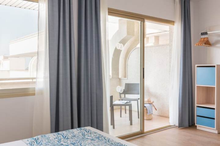 Room 30 of 90