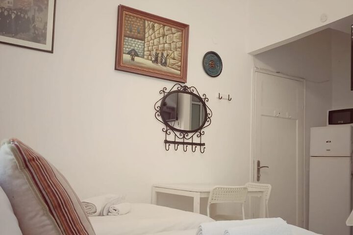 Room 76 of 166