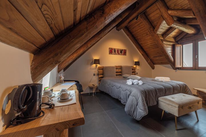 Room 27 of 47