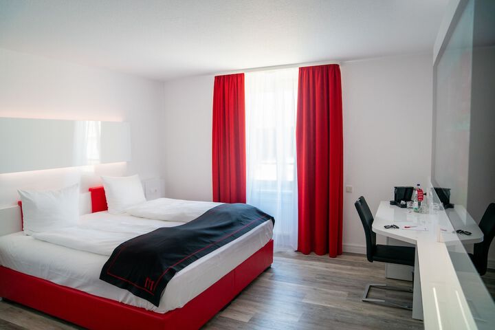 Room 15 of 77