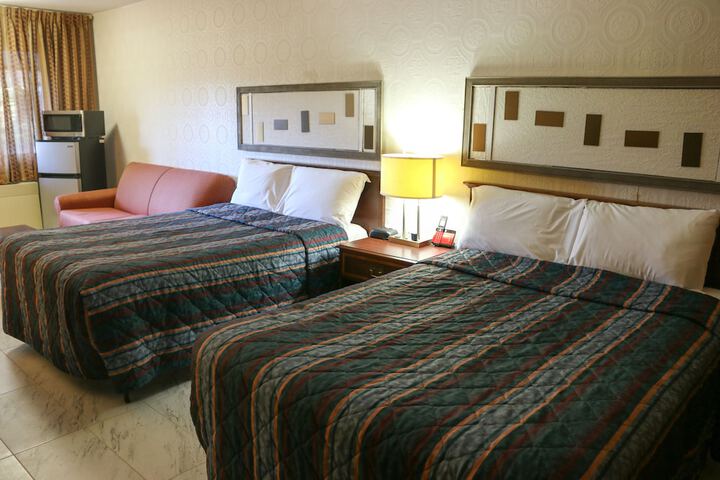 Room 98 of 156