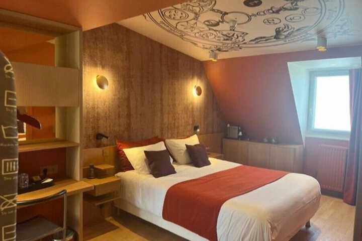 Room 42 of 79