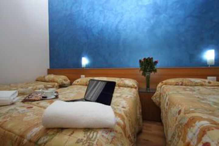 Room 15 of 40