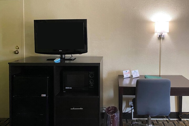 Room 13 of 35