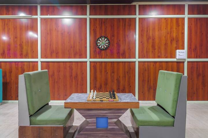 Room 10 of 28