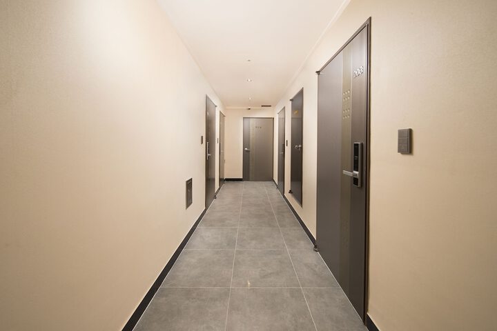 Ballroom/Hall 28 of 32
