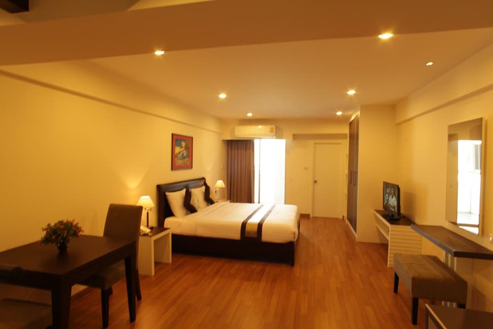 Room 26 of 90