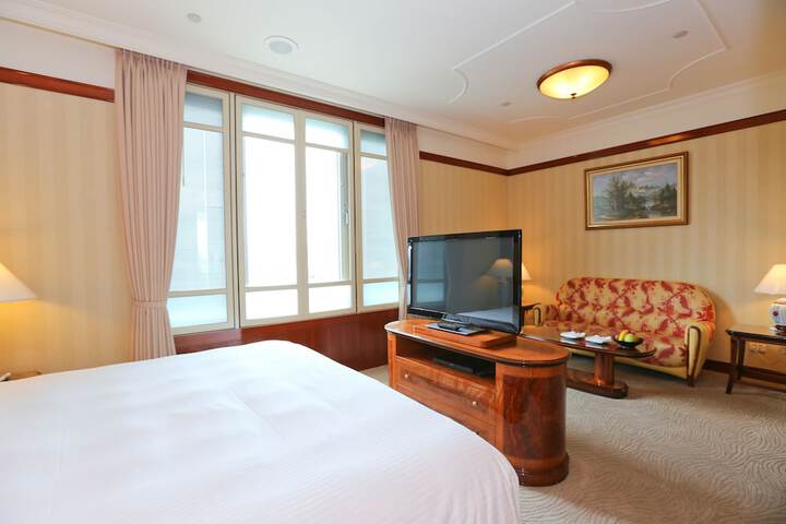 Room 18 of 39