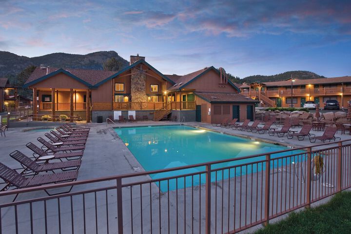 Hotel with Pool