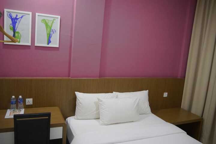 Room 15 of 30