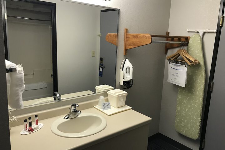 Bathroom sink