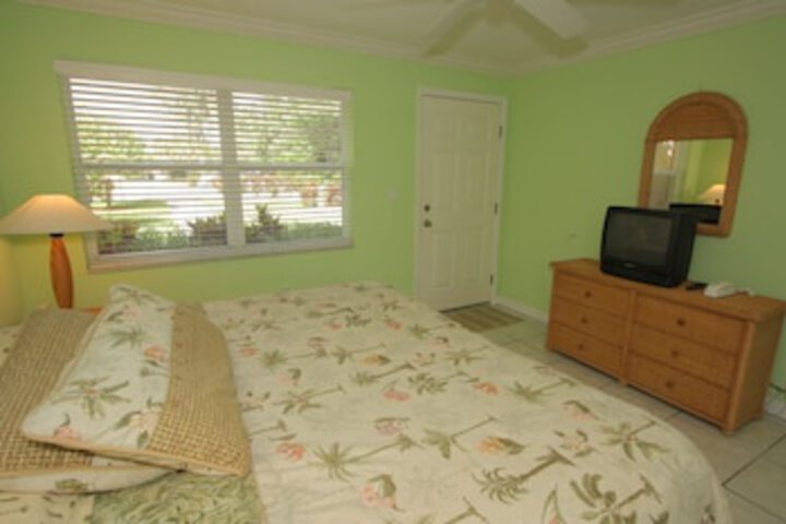 Room 7 of 66