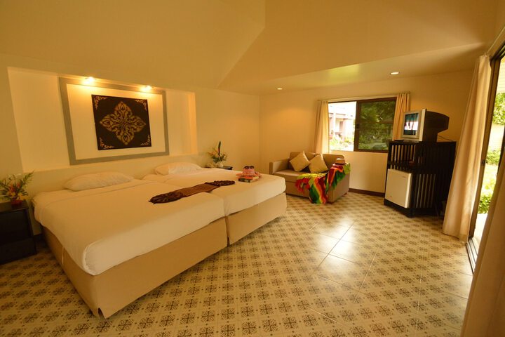 Room 10 of 165