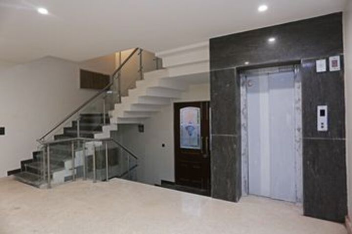 Ballroom/Hall 15 of 22