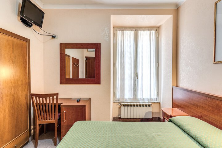 Room 15 of 46