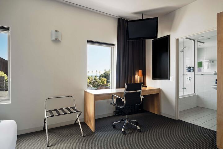 Room 26 of 70
