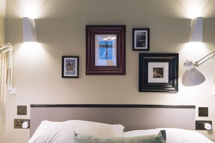 Room 30 of 46