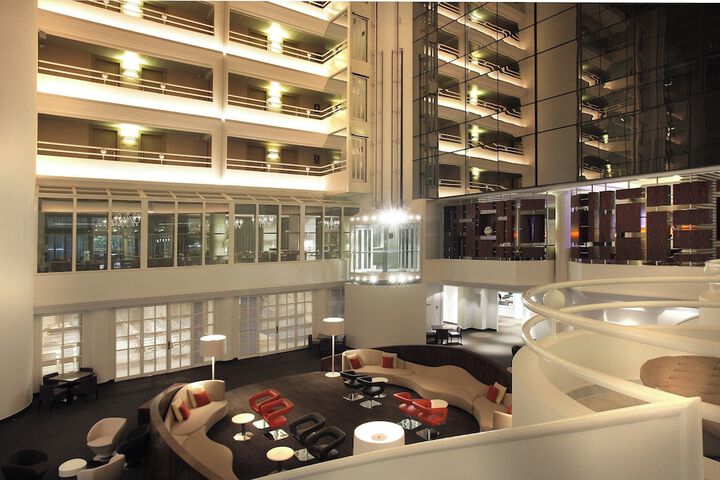 Entrance & Lobby