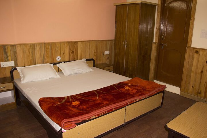 Room 14 of 25