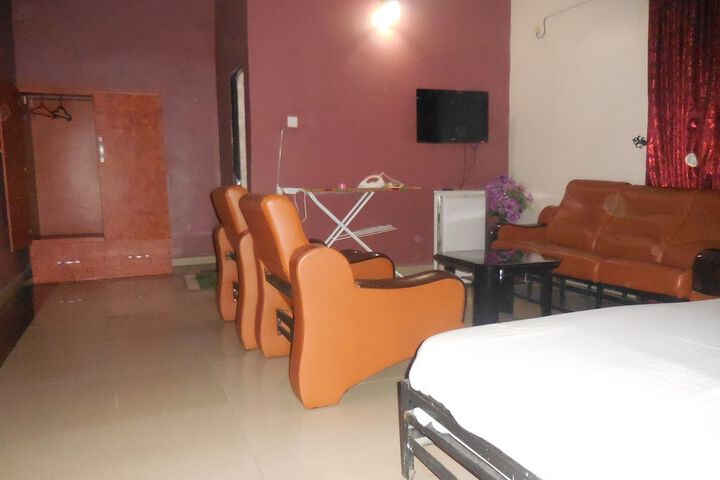 Room 3 of 18