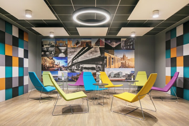 Entrance & Lobby
