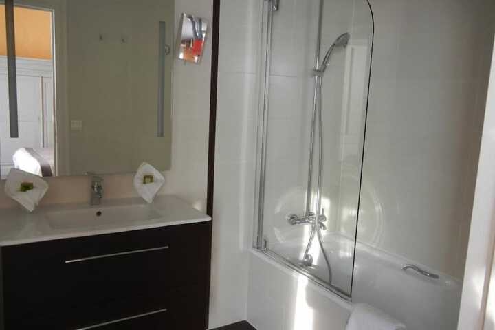 Room 21 of 32