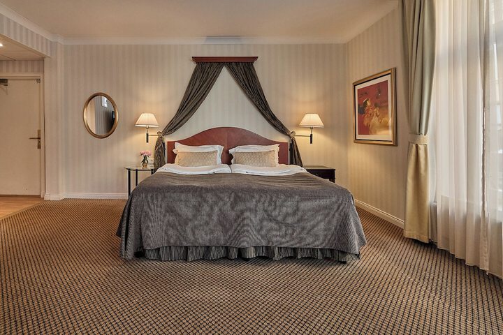 Room 34 of 116