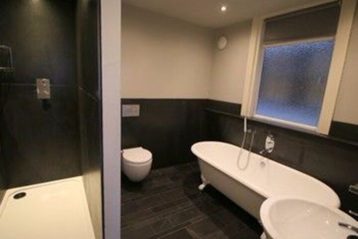 Room 4 of 42